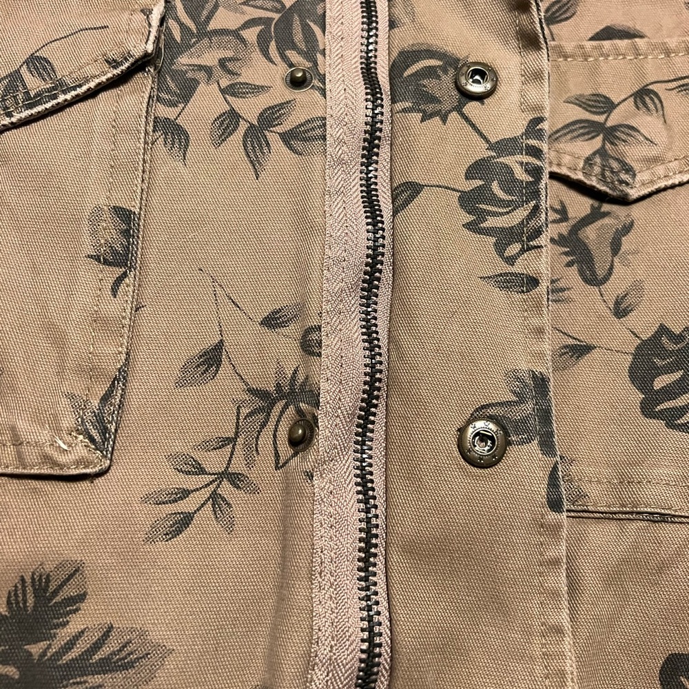 Floral Utility Style Jacket - Picture 2 of 4
